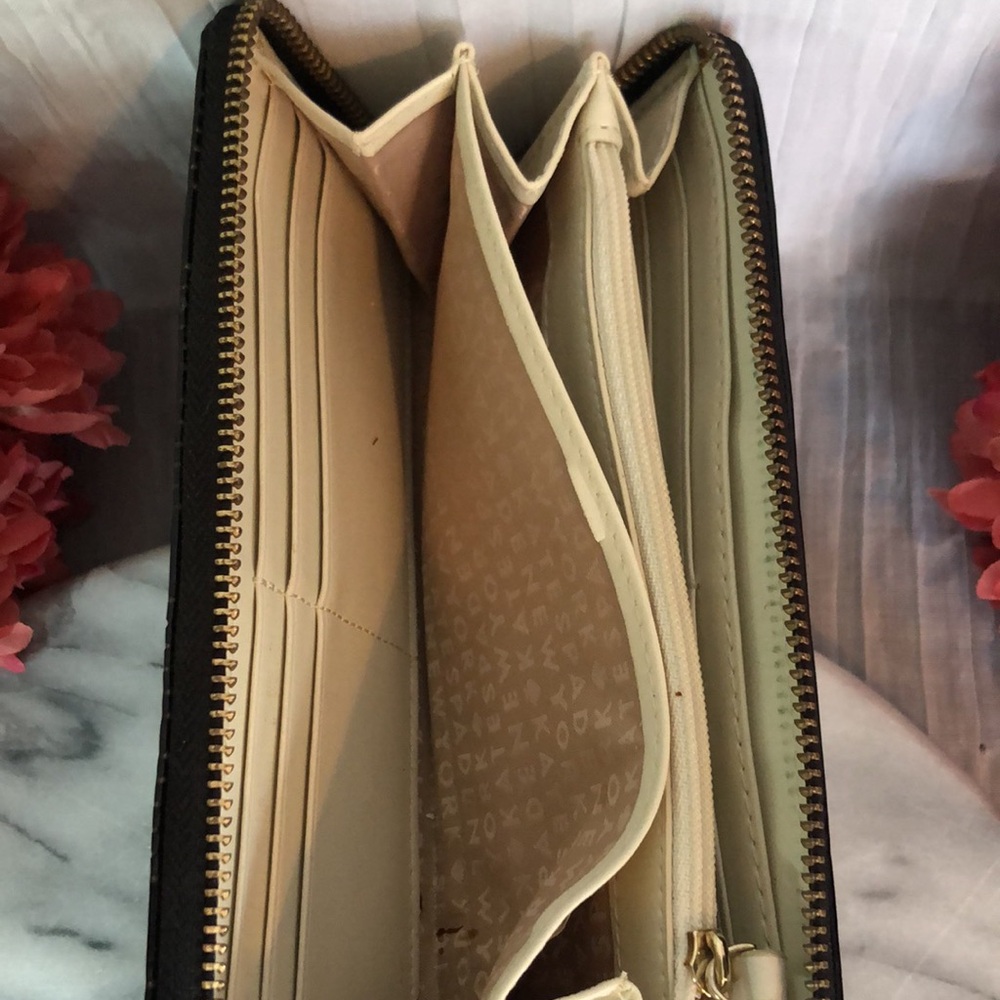 KATE SPADE black patent leather polka dot zip around accordion wallet wristlet - Picture 10 of 16